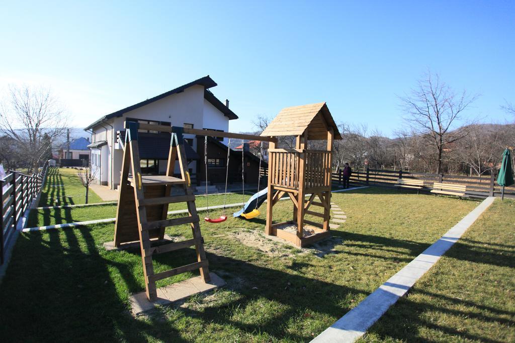 Pensiunea Livada Bunicului Stanesti  Exterior foto